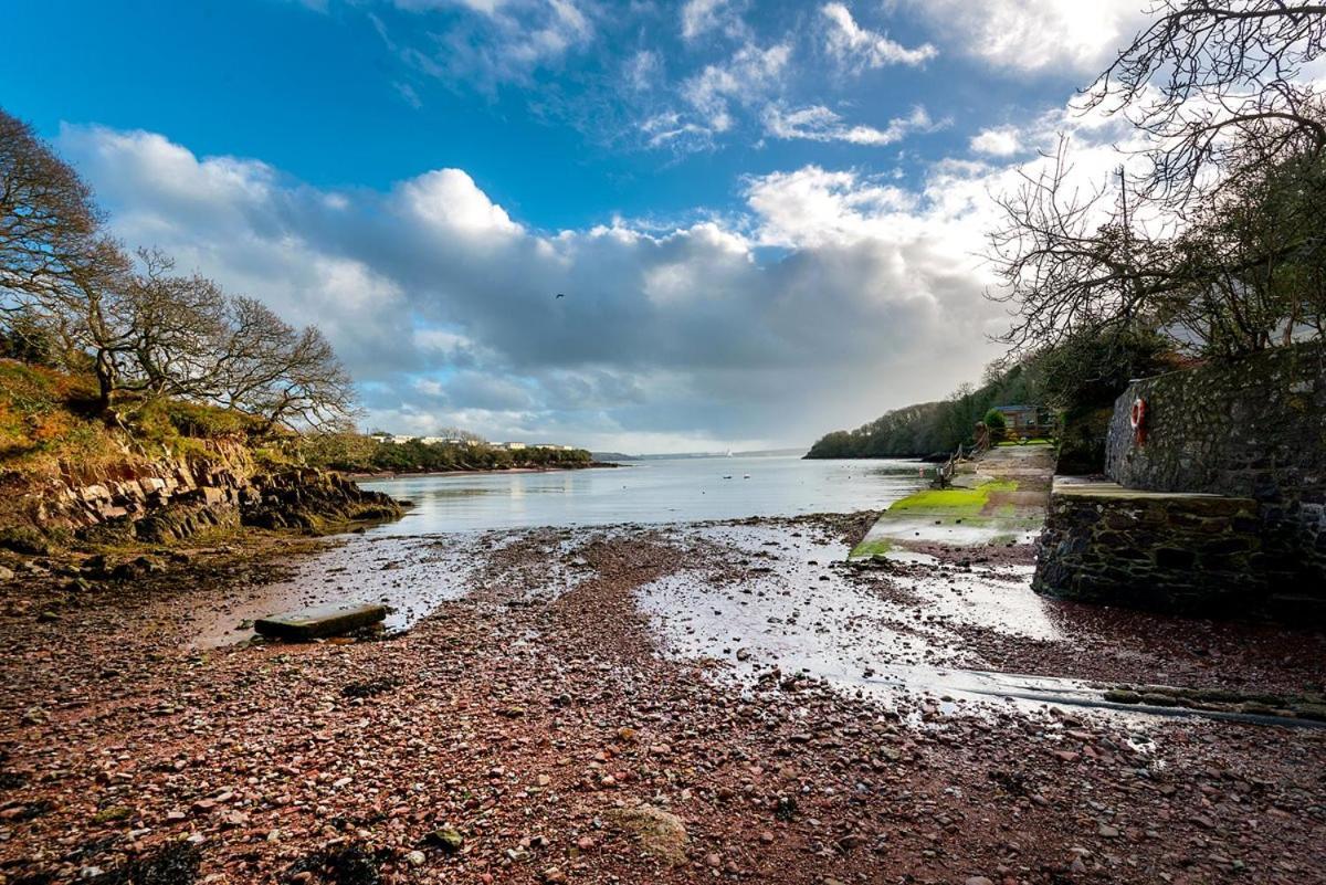 Middle Cottage Sandy Haven Beach Milford Haven Exterior photo